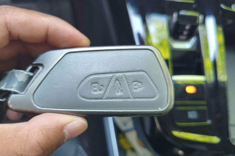 Used Volkswagen Talagon 2024 380TSI All-Wheel Drive Luxury Prestige Pro 6-Seater Vehicle Key