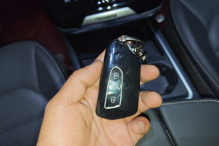 Used Volkswagen Talagon 2024 380TSI All-Wheel Drive Luxury Prestige Pro 6-Seater Vehicle Key