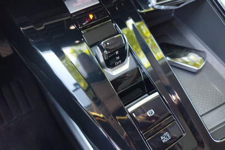 Used Volkswagen Talagon 2024 530TSI Four-Wheel-Drive Flagship Shengjing Edition Pro 7-Seater Gear Lever
