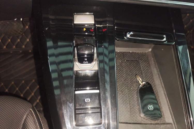 Used Volkswagen Talagon 2024 380TSI All-Wheel Drive Luxury Prestige Pro 6-Seater Gear Lever