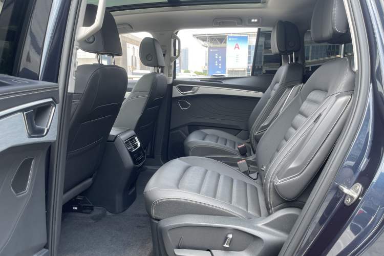 Used Volkswagen Talagon 2024 380TSI Four-Wheel Drive Luxury Jiajing Pro Shared-Experience Version 6 Seats Interior 5
