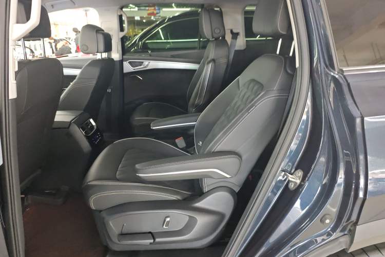 Used Volkswagen Talagon 2024 380TSI Four-Wheel-Drive Flagship Shengjing Shared Enjoyment Version 6 Seats Left Rear Seat
