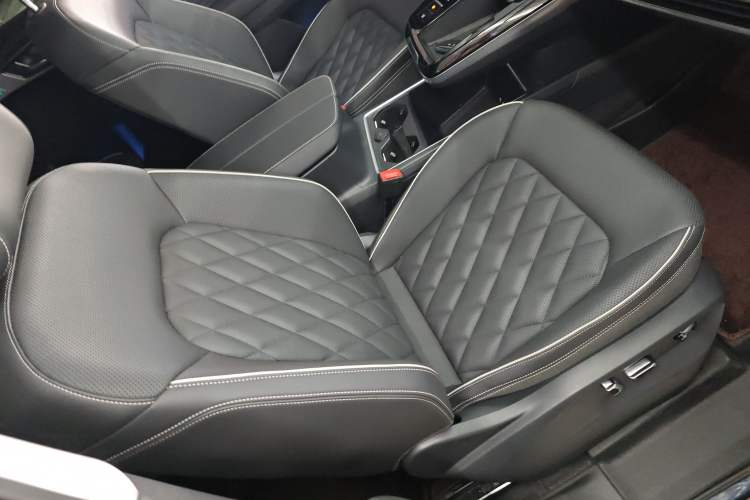 Used Volkswagen Talagon 2024 380TSI Four-Wheel-Drive Flagship Shengjing Shared Enjoyment Version 6 Seats Right Front Seat