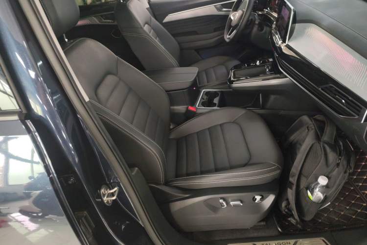 Used Volkswagen Talagon 2024 380TSI All-Wheel Drive Luxury Prestige Pro 6-Seater Right Front Seat