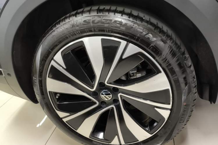 Used Volkswagen Talagon 2024 380TSI Four-Wheel Drive Luxury Jiajing Pro Shared-Experience Version 6 Seats Right Rear Wheel Hub