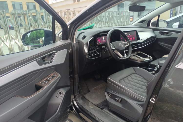 Used Volkswagen Talagon 2024 530TSI Four-Wheel-Drive Flagship Shengjing Edition Pro 6-Seater Driver Seat