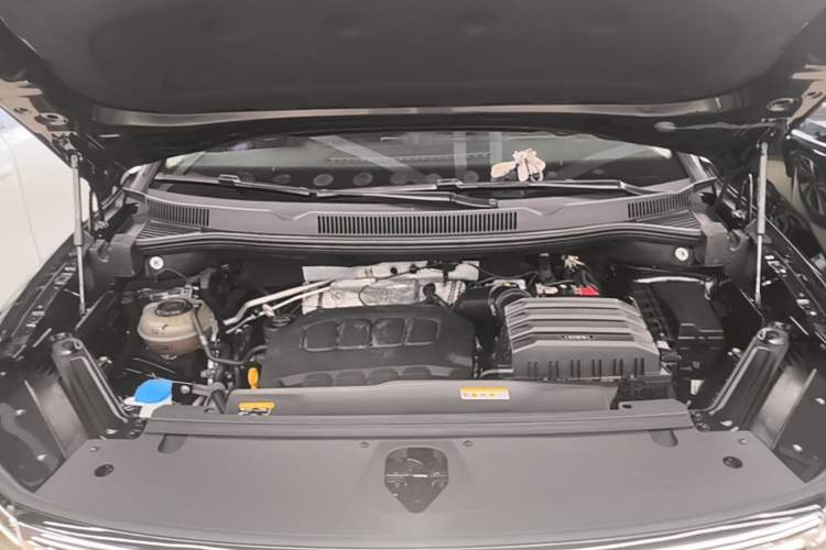 Used Volkswagen Talagon 2024 380TSI Four-Wheel Drive Luxury Jiajing Pro Shared-Experience Version 6 Seats Engine Bay