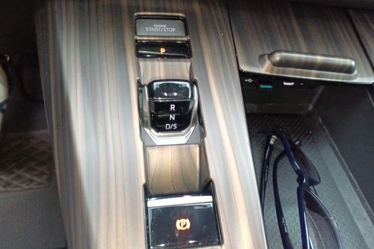 Used Volkswagen Talagon 2024 530TSI Four-Wheel-Drive Flagship Shengjing Edition Pro 6-Seater Gear Lever