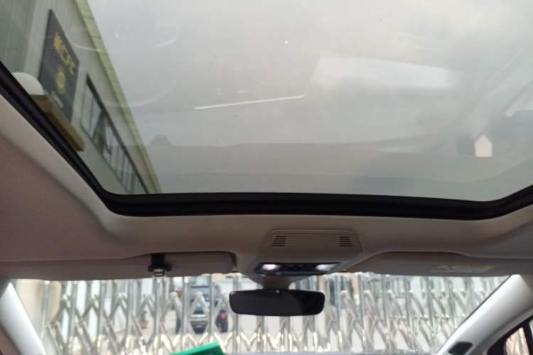 Used Volkswagen Talagon 2024 530TSI Four-Wheel-Drive Flagship Shengjing Edition Pro 6-Seater Headliner