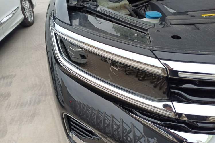 Used Volkswagen Talagon 2024 530TSI Four-Wheel-Drive Flagship Shengjing Edition Pro 6-Seater Right Front Headlight