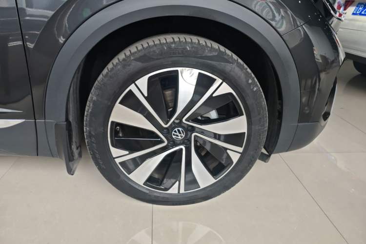Used Volkswagen Talagon 2024 380TSI Four-Wheel Drive Luxury Jiajing Pro Shared-Experience Version 6 Seats Right Rear Wheel Hub