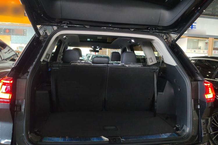 Used Volkswagen Talagon 2024 380TSI All-Wheel Drive Luxury Prestige Pro 7-Seater Trunk