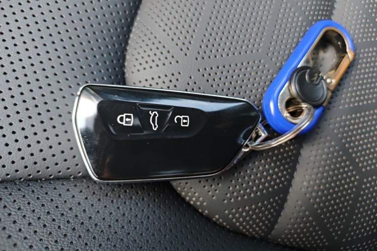 Used Volkswagen Talagon 2024 380TSI All-Wheel Drive Luxury Prestige Pro 6-Seater Vehicle Key
