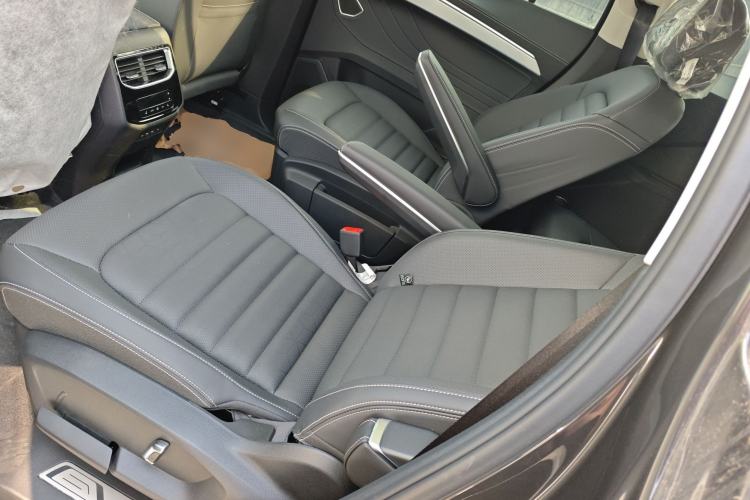 Used Volkswagen Talagon 2025 380TSI All-Wheel-Drive Luxury Jiajing Pro – Shared Edition 6 Seats Left Rear Seat