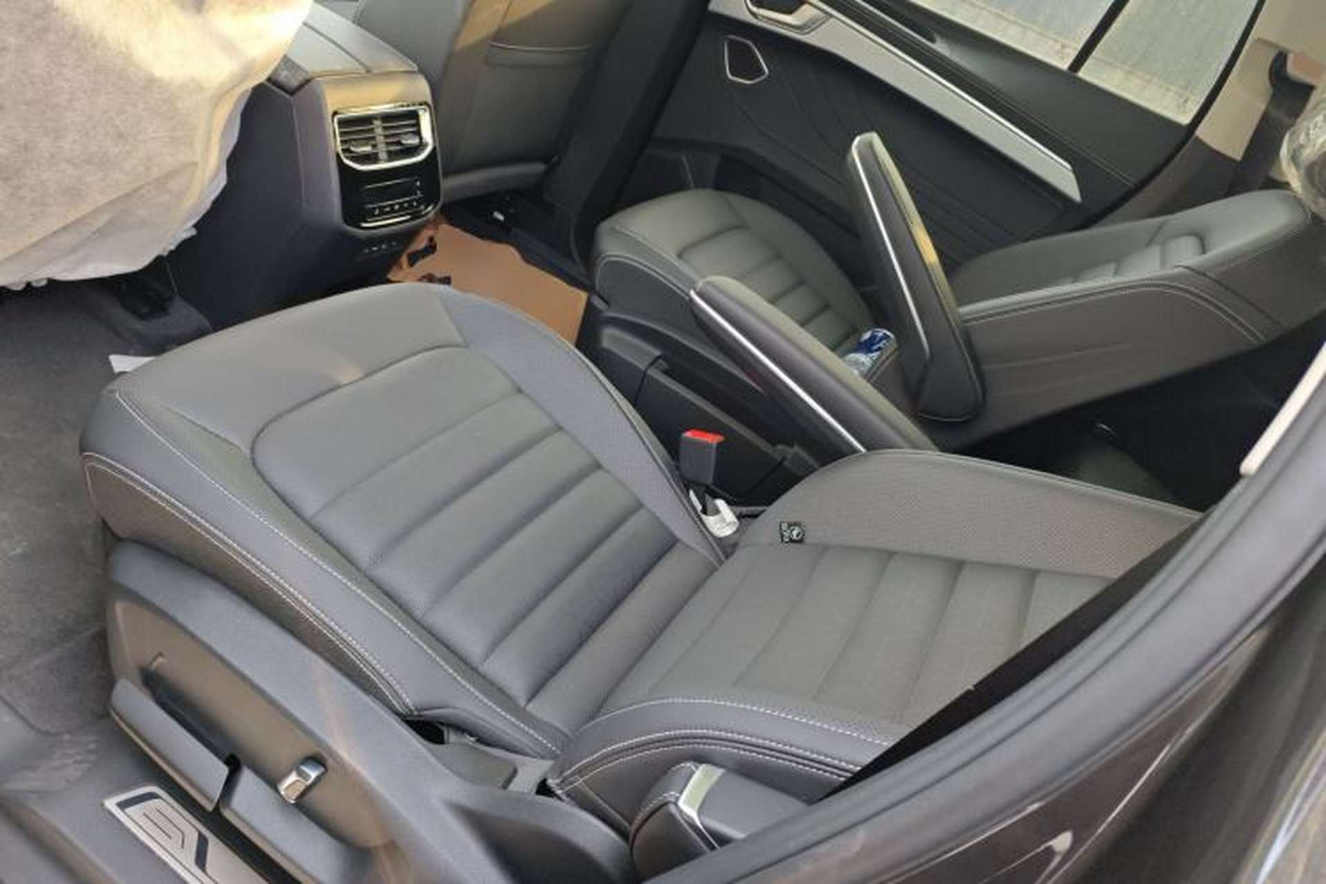 Used Volkswagen Talagon 2025 380TSI All-Wheel-Drive Luxury Jiajing Pro – Shared Edition 6 Seats Left Rear Seat