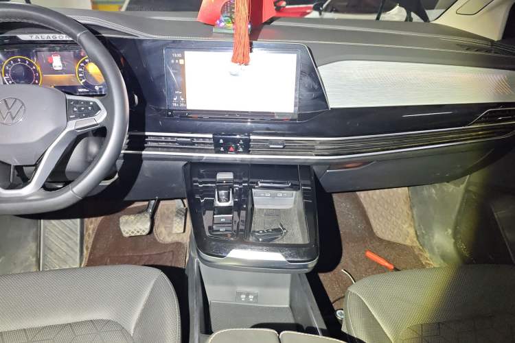 Used Volkswagen Talagon 2025 380TSI All-Wheel Drive Luxury Jiajing Pro – Shared-Use Version 7 Seats Audio And AC Panel