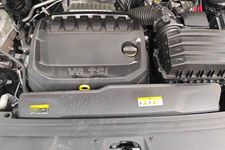 Used Volkswagen Talagon 2025 530TSI Four-Wheel-Drive Flagship Shengjing Pro Shared Edition 6-Seater Engine Bay