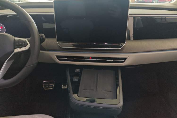 Used Volkswagen Talagon 2026 Model 450TSI Four-Wheel Drive Flagship 6-Seater Audio And AC Panel