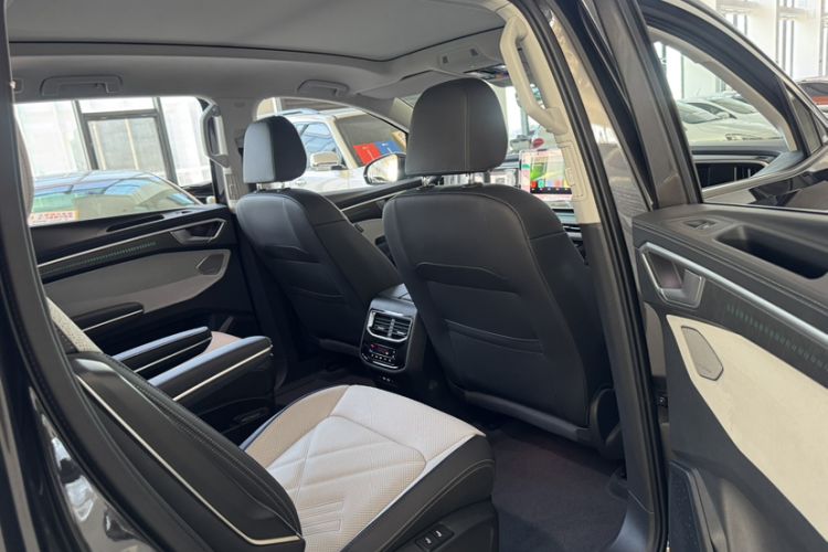 Used Volkswagen Talagon 2026 Model 450TSI Four-Wheel Drive Flagship 6-Seater Interior 10