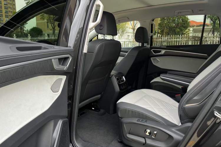Used Volkswagen Talagon 2026 Model 450TSI Four-Wheel Drive Flagship 6-Seater Interior 3