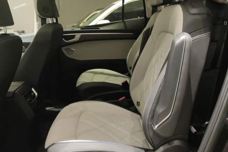 Used Volkswagen Talagon 2026 Model 450TSI Four-Wheel Drive Flagship 6-Seater Interior 4