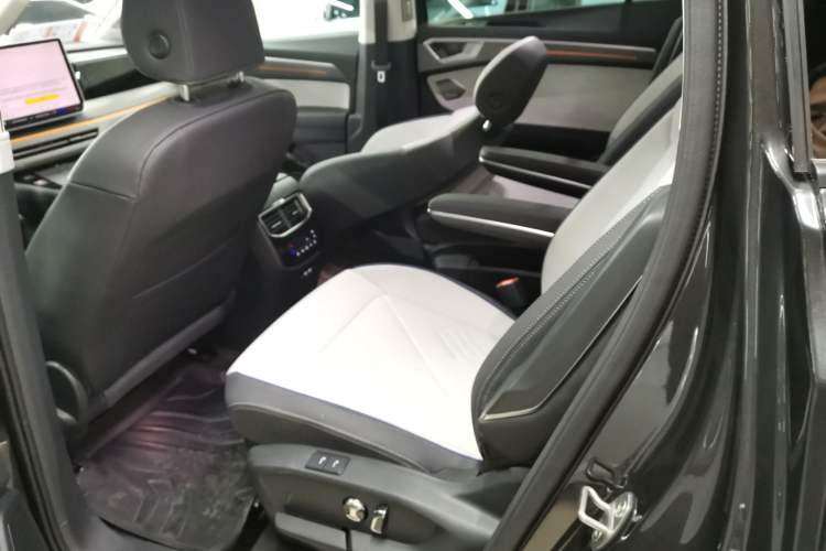 Used Volkswagen Talagon 2026 Model 450TSI Four-Wheel Drive Flagship 6-Seater Left Rear Seat
