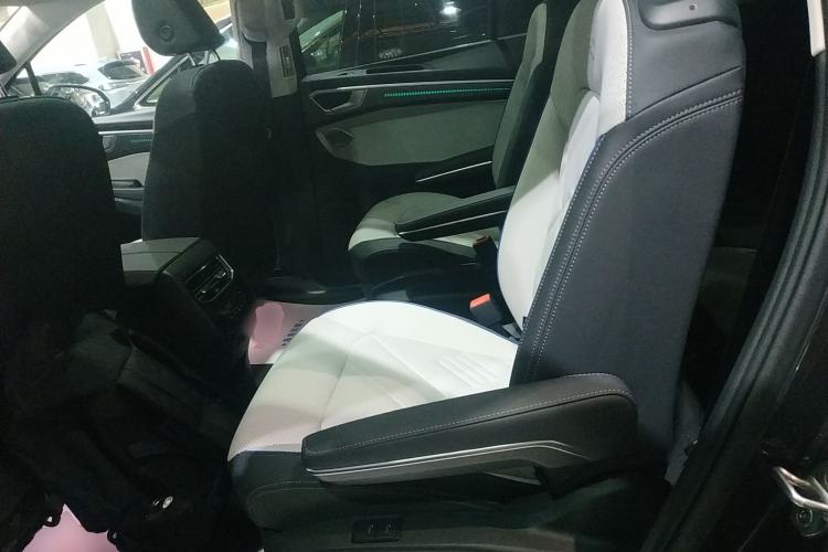 Used Volkswagen Talagon 2026 Model 450TSI Four-Wheel Drive Flagship 6-Seater Left Rear Seat