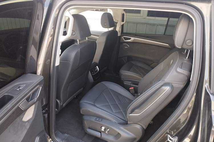 Used Volkswagen Talagon 2026 Model 450TSI Four-Wheel Drive Flagship 6-Seater Left Rear Seat