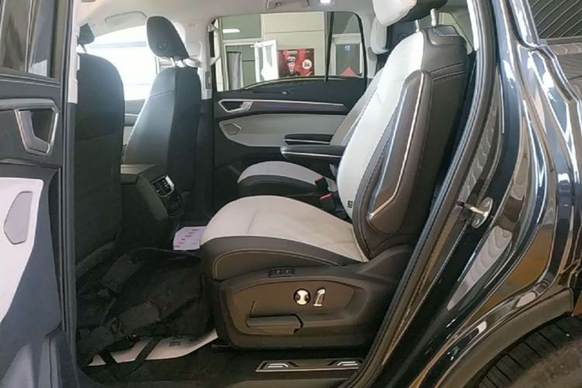 Used Volkswagen Talagon 2026 Model 450TSI Four-Wheel Drive Flagship 6-Seater Left Rear Seat