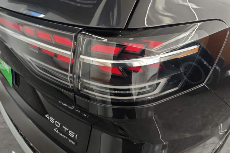 Used Volkswagen Talagon 2026 Model 450TSI Four-Wheel Drive Flagship 6-Seater Right Rear Taillight