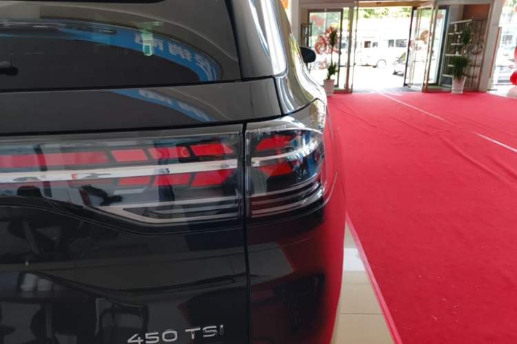 Used Volkswagen Talagon 2026 Model 450TSI Four-Wheel Drive Supreme 6-Seater Right Rear Taillight