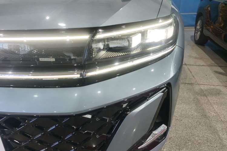 Used Volkswagen Talagon 2026 Model 450TSI Four-Wheel Drive Flagship 6-Seater Left Front Headlight