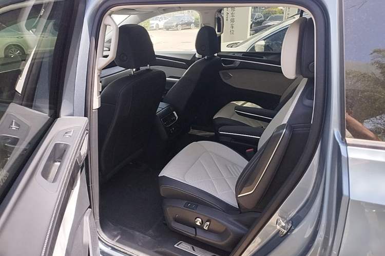 Used Volkswagen Talagon 2026 Model 450TSI Four-Wheel Drive Flagship 6-Seater Left Rear Seat