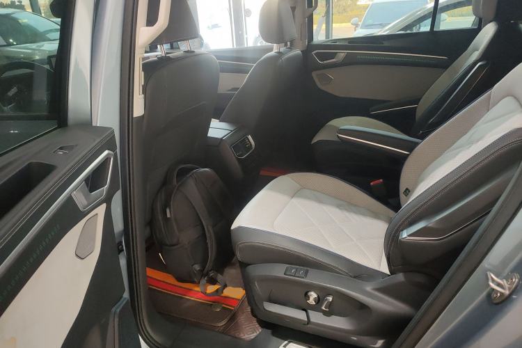 Used Volkswagen Talagon 2026 Model 450TSI Four-Wheel Drive Flagship 6-Seater Left Rear Seat