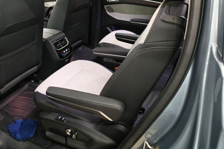 Used Volkswagen Talagon 2026 Model 450TSI Four-Wheel Drive Flagship 6-Seater Left Rear Seat