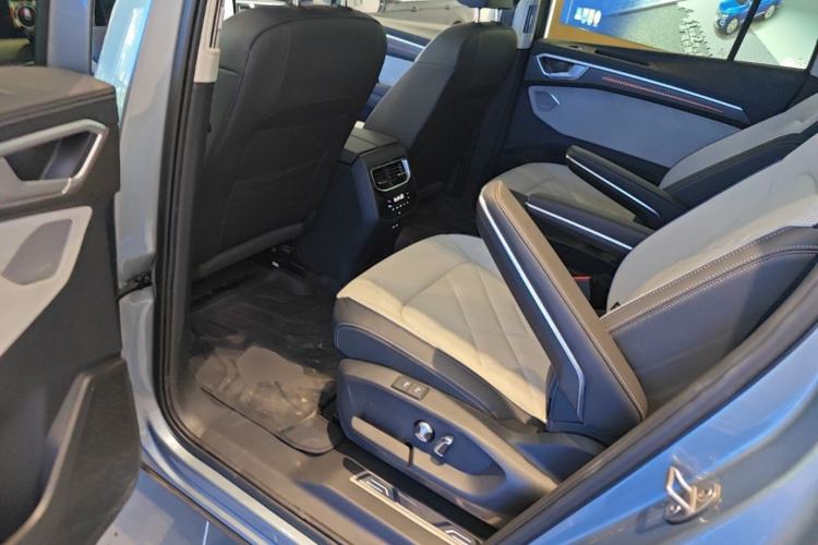 Used Volkswagen Talagon 2026 Model 450TSI Four-Wheel Drive Flagship 6-Seater Left Rear Seat