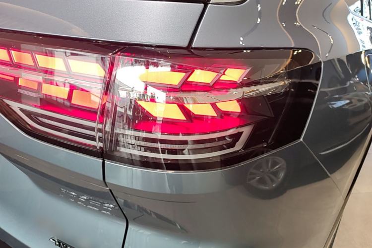 Used Volkswagen Talagon 2026 Model 450TSI Four-Wheel Drive Flagship 6-Seater Right Rear Taillight