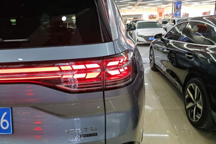 Used Volkswagen Talagon 2026 Model 450TSI Four-Wheel Drive Flagship 6-Seater Right Rear Taillight