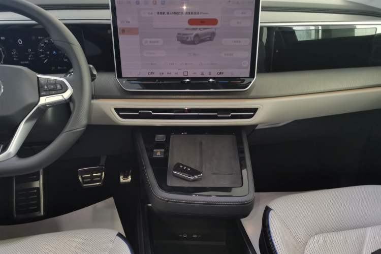 Used Volkswagen Talagon 2026 Model 450TSI Four-Wheel Drive Flagship 6-Seater Audio And AC Panel
