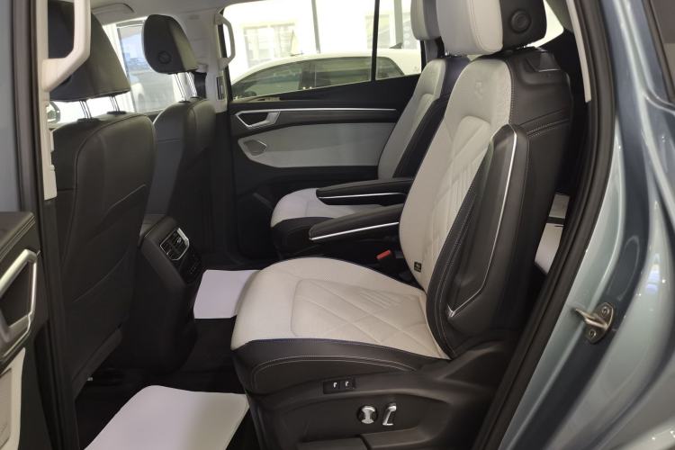 Used Volkswagen Talagon 2026 Model 450TSI Four-Wheel Drive Flagship 6-Seater Left Rear Seat