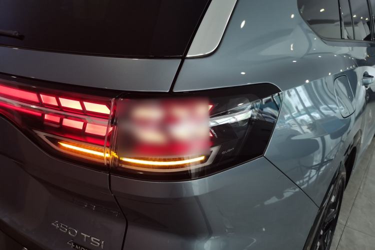 Used Volkswagen Talagon 2026 Model 450TSI Four-Wheel Drive Flagship 6-Seater Right Rear Taillight