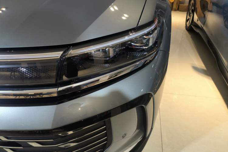Used Volkswagen Talagon 2026 Model 450TSI Four-Wheel Drive Supreme 6-Seater Left Front Headlight