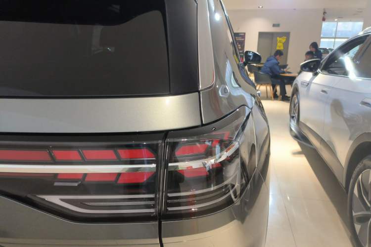 Used Volkswagen Talagon 2026 Model 450TSI Four-Wheel Drive Supreme 6-Seater Right Rear Taillight