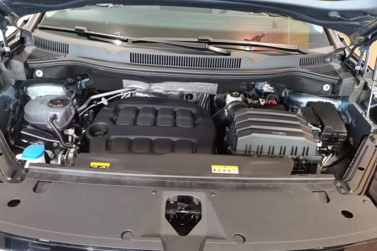 Used Volkswagen Talagon 2026 Model 450TSI Four-Wheel Drive Flagship 6-Seater Engine Bay