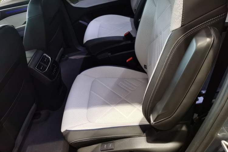 Used Volkswagen Talagon 2026 Model 450TSI Four-Wheel Drive Flagship 6-Seater Left Rear Seat