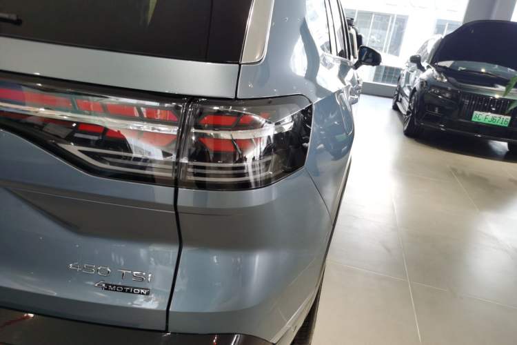 Used Volkswagen Talagon 2026 Model 450TSI Four-Wheel Drive Flagship 6-Seater Right Rear Taillight