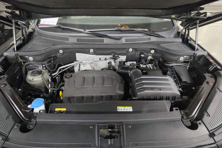 Used Volkswagen Tavendor 2023 380TSI Four-Wheel Drive R-Line Cruise Edition Engine Bay