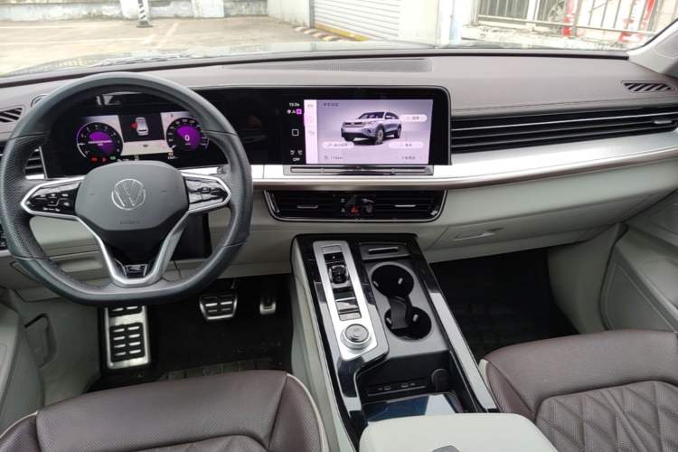 Used Volkswagen Tavendor 2023 380TSI Four-Wheel Drive R-Line Cruise Edition Audio And AC Panel