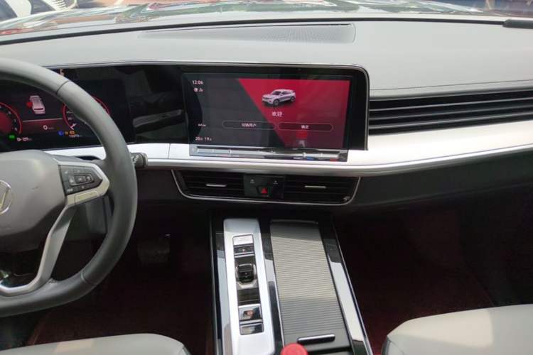 Used Volkswagen Tavendor 2023 330TSI Luxury Touring Edition Audio And AC Panel