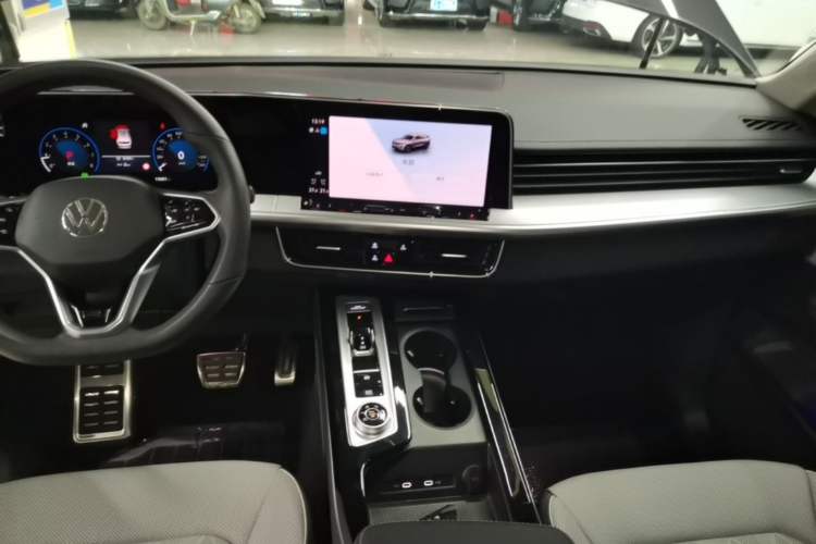 Used Volkswagen Tavendor 2023 380TSI Four-Wheel Drive R-Line Cruise Edition Audio And AC Panel